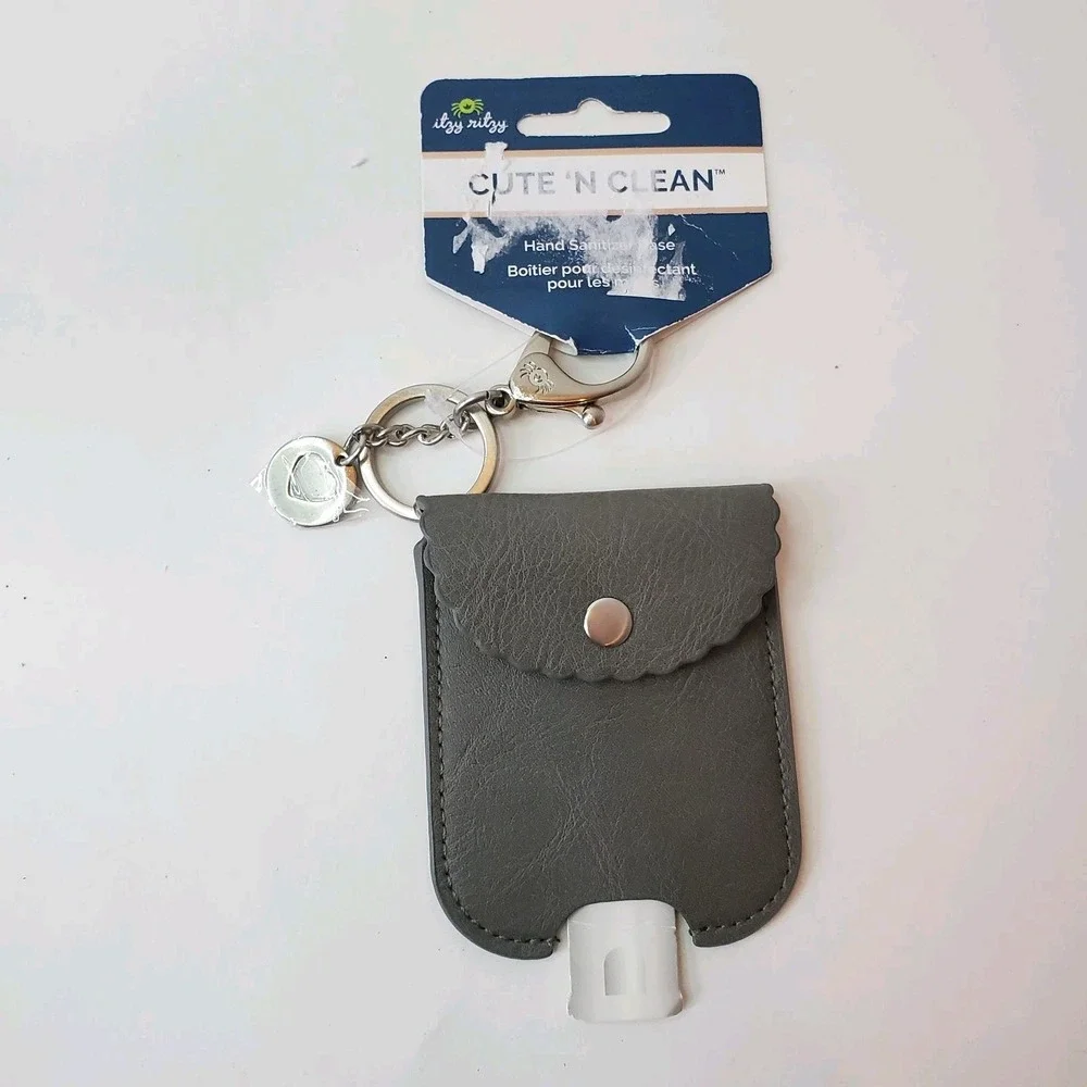 NWT Itzy Ritzy Cute N Clean Sanitizer Holder Charm Grey